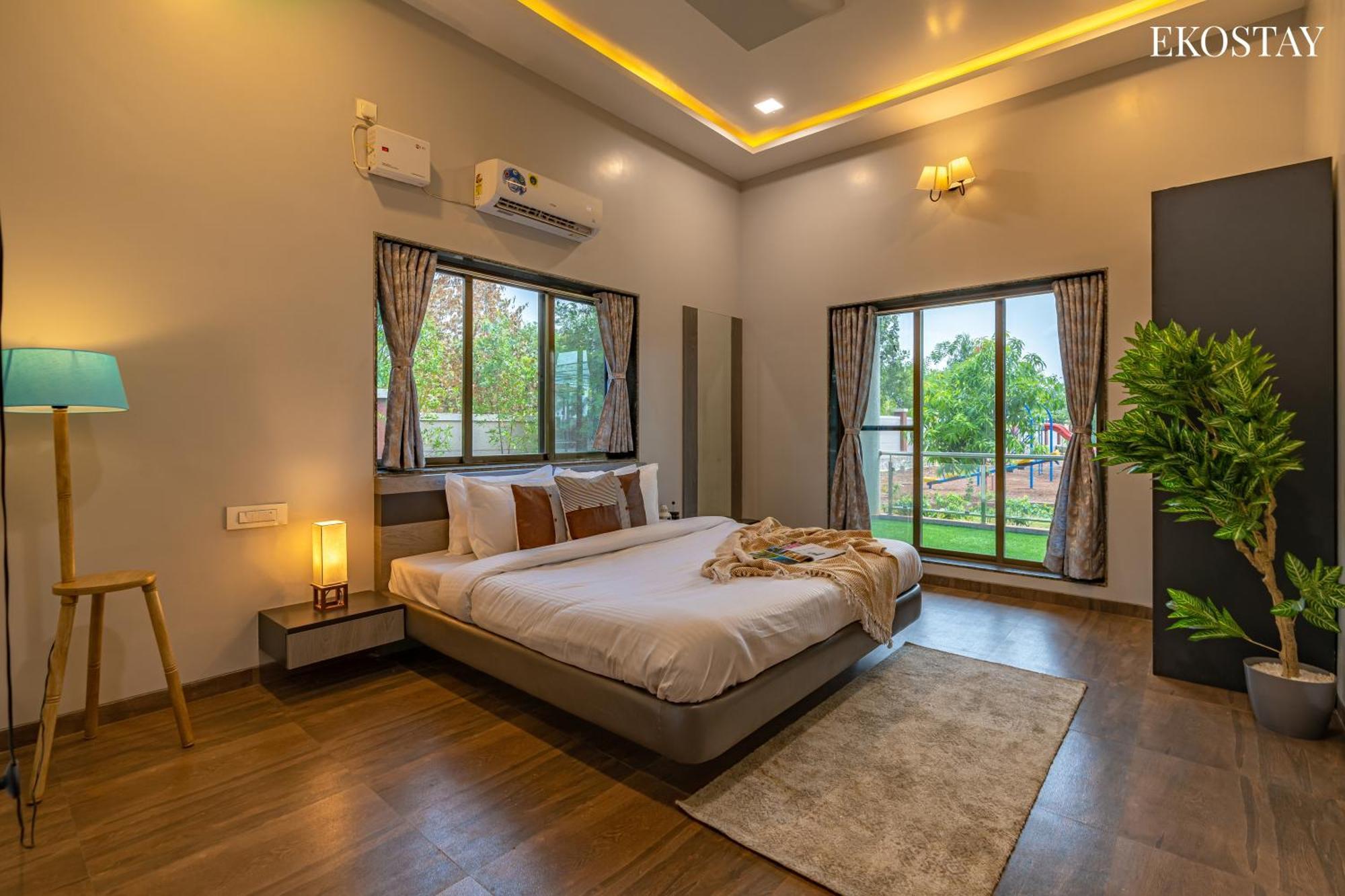Ekostay Gold Palm Estate I Cricket Turf I Rain Dance I 2 Acre Property Карджат Экстерьер фото